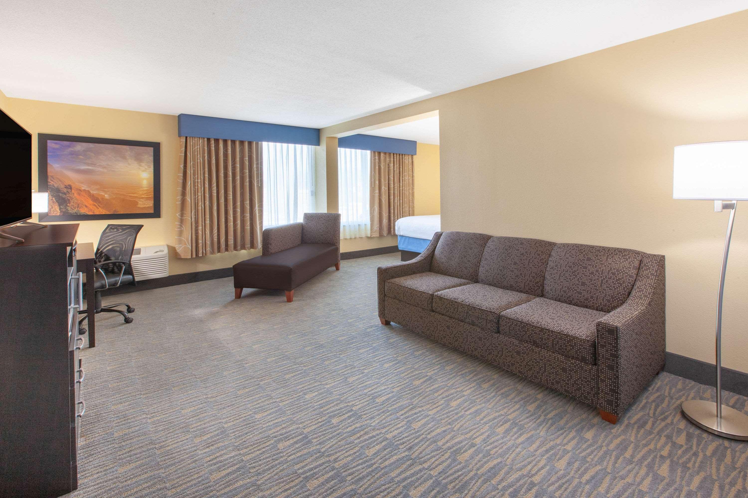 Days Inn & Suites By Wyndham Grand Rapids Near Downtown Wyoming Eksteriør bilde