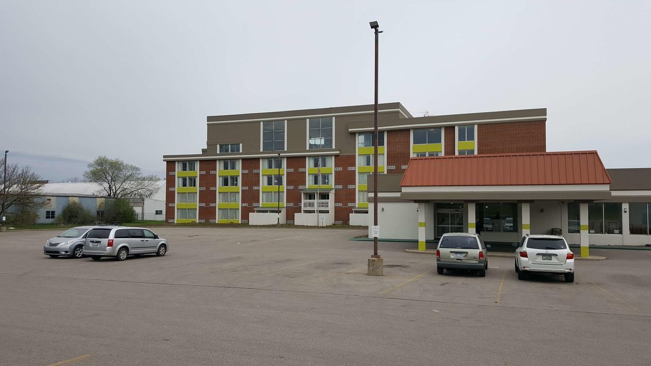 Days Inn & Suites By Wyndham Grand Rapids Near Downtown Wyoming Eksteriør bilde